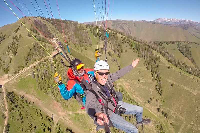 PARAGLIDING